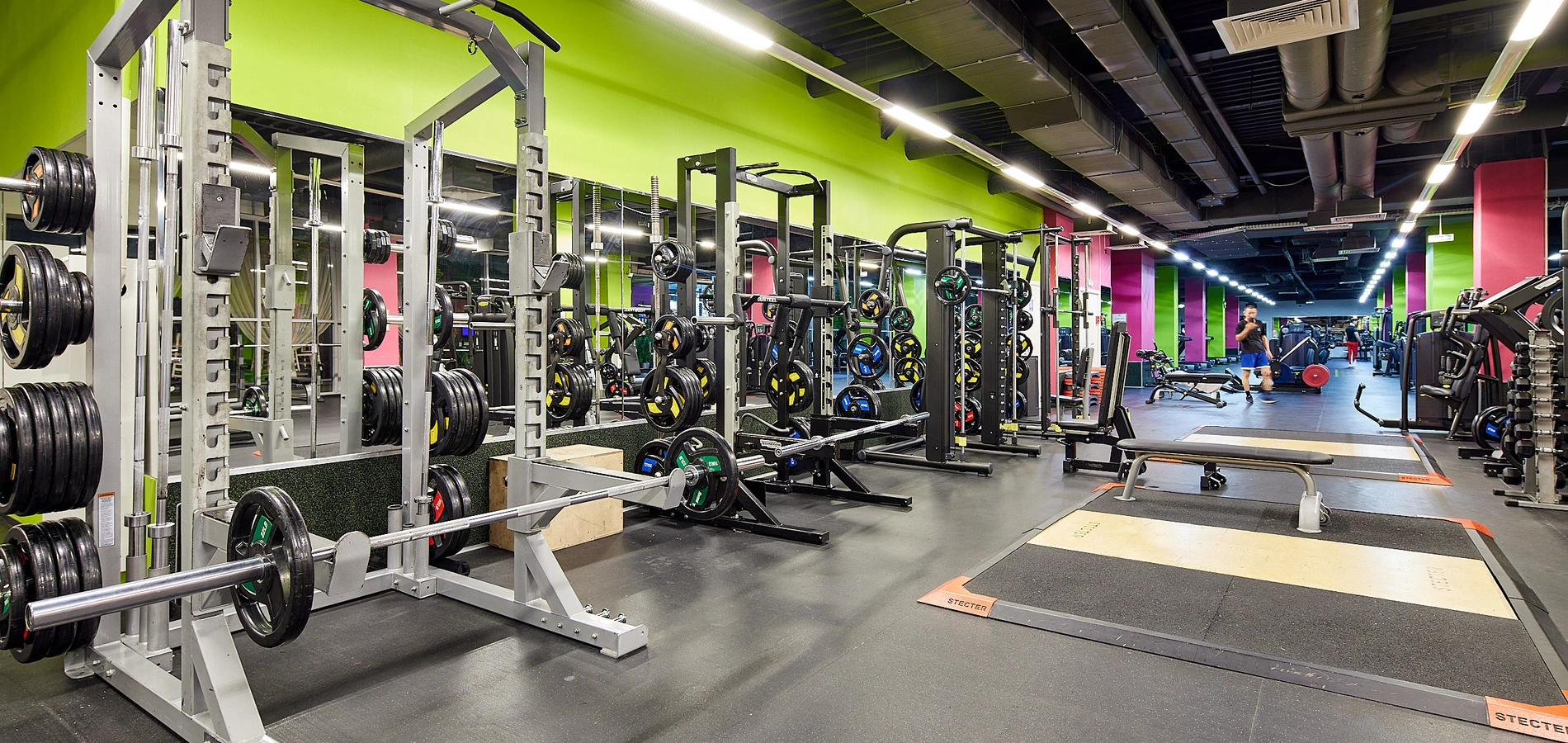 Силовая зона LES Fitness